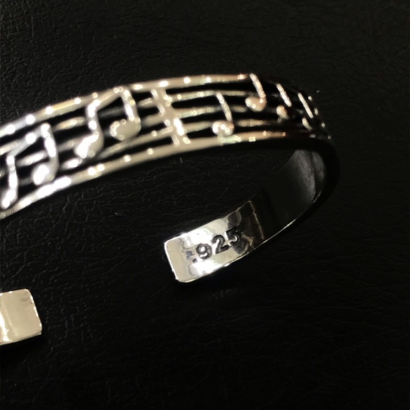 Silver music note bangle - Picture 2 of 5
